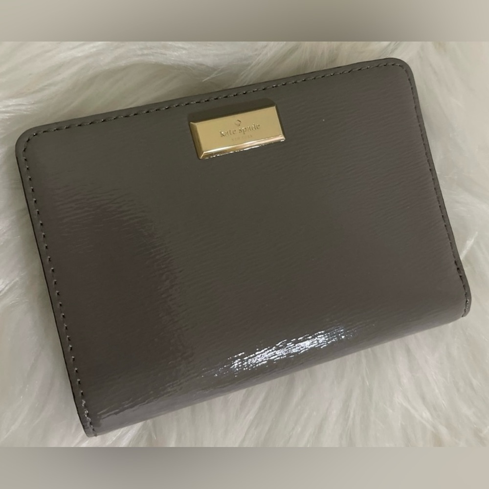 EUC Kate Spade Wallet, Gray